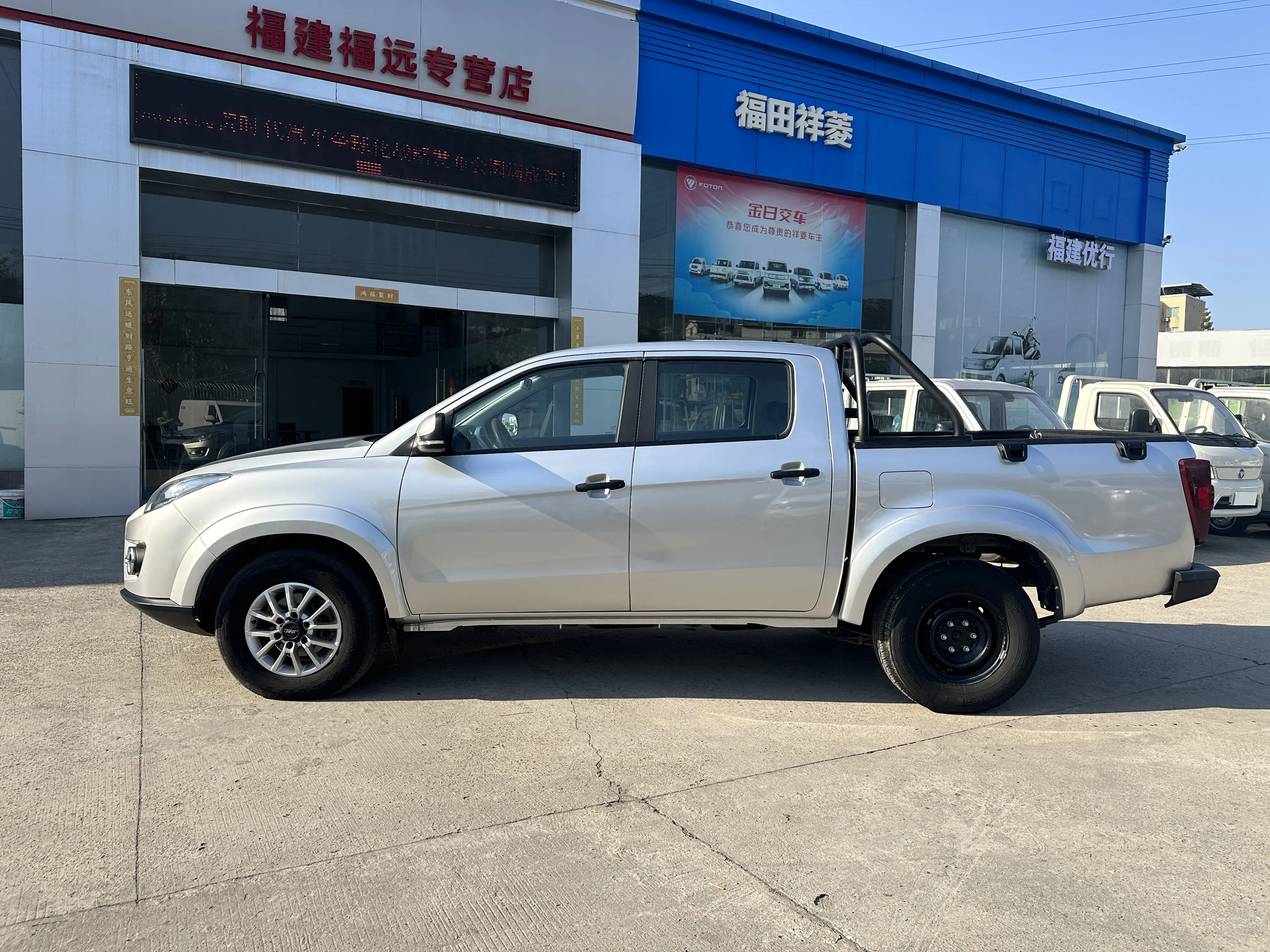 Jiangling Domain Tiger 3  из Китая