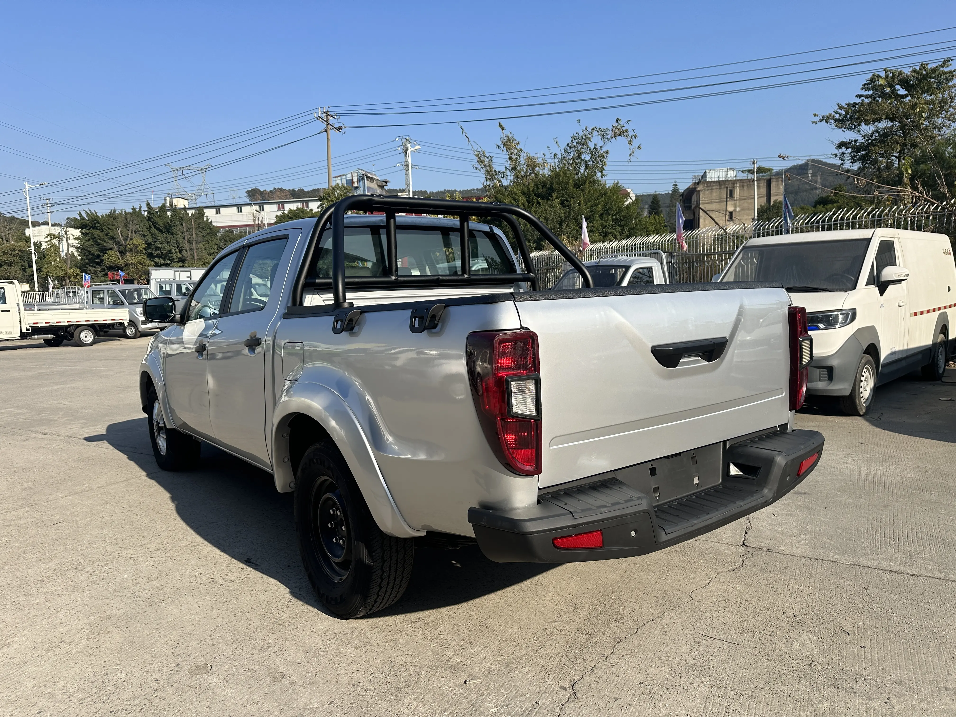 Jiangling Domain Tiger 3  из Китая