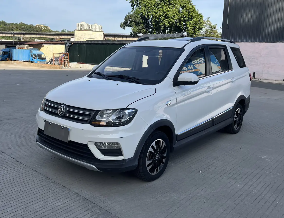 Dongfeng Fengon 370  из Китая