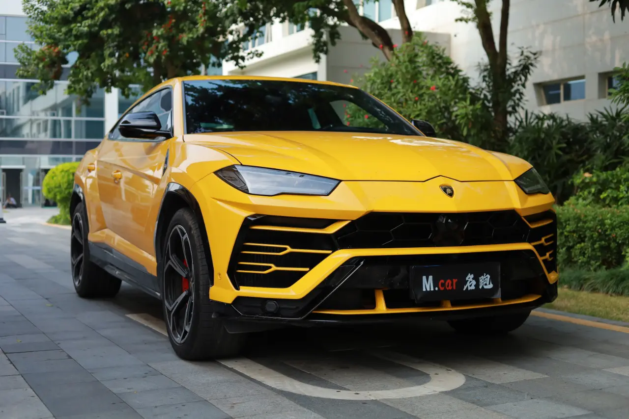 Lamborghini Urus  из Китая