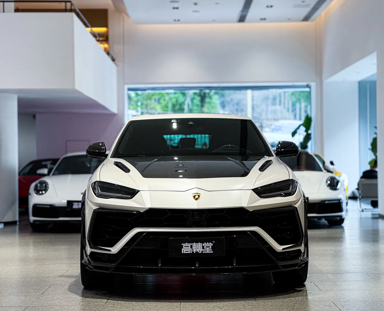 Lamborghini Urus  из Китая