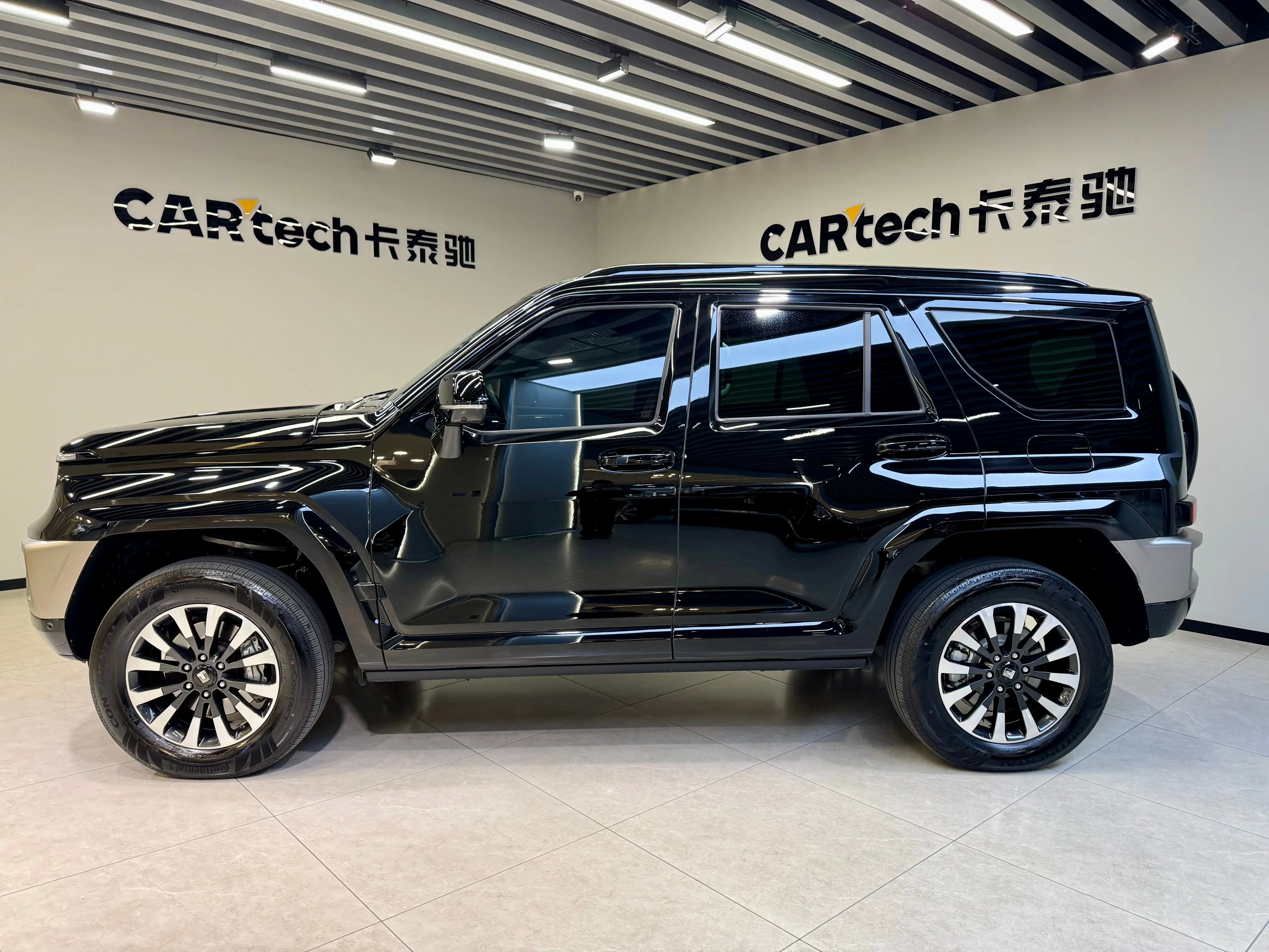 Tank 700 Hi4-T  из Китая