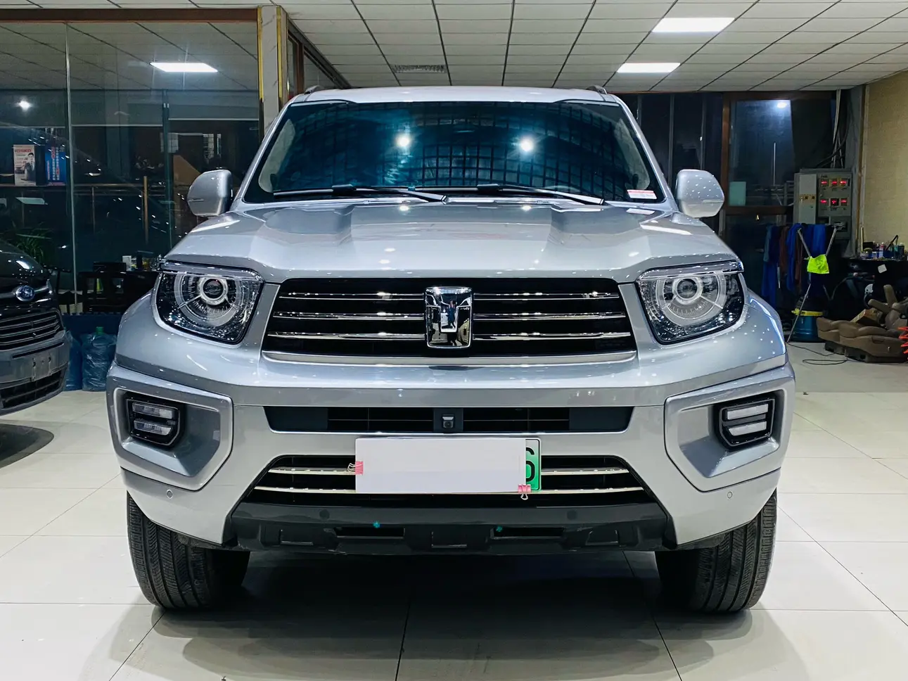 Tank 700 Hi4-T  из Китая