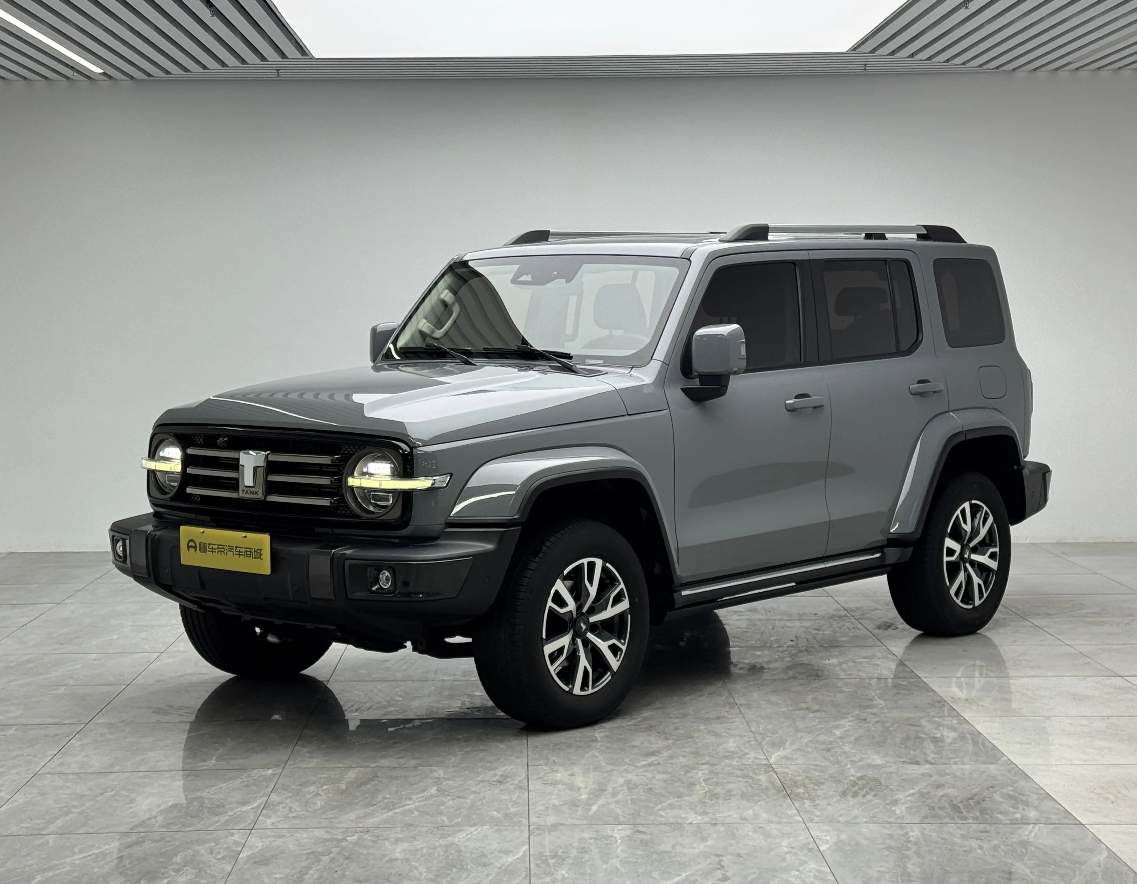 Tank 300  из Китая