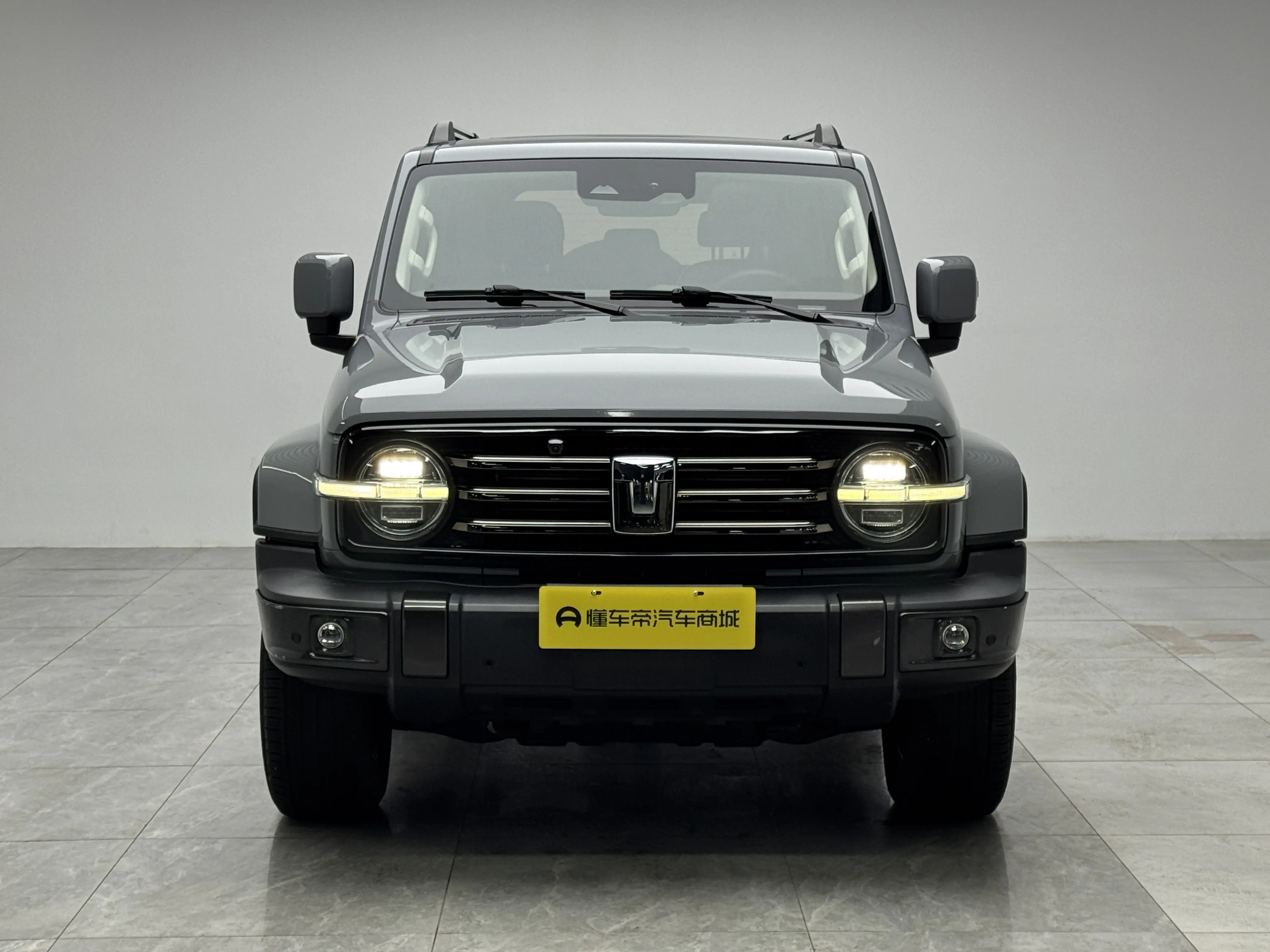 Tank 300  из Китая