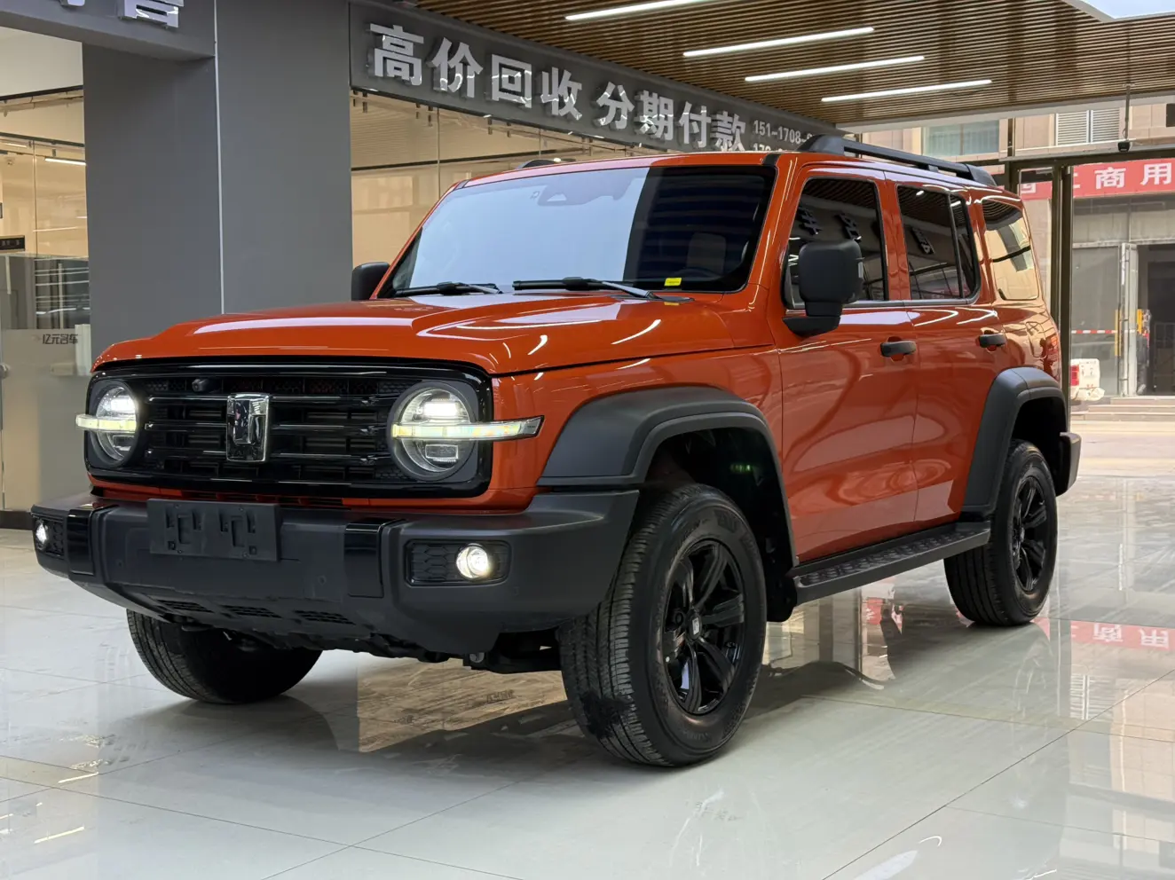 Tank 300  из Китая