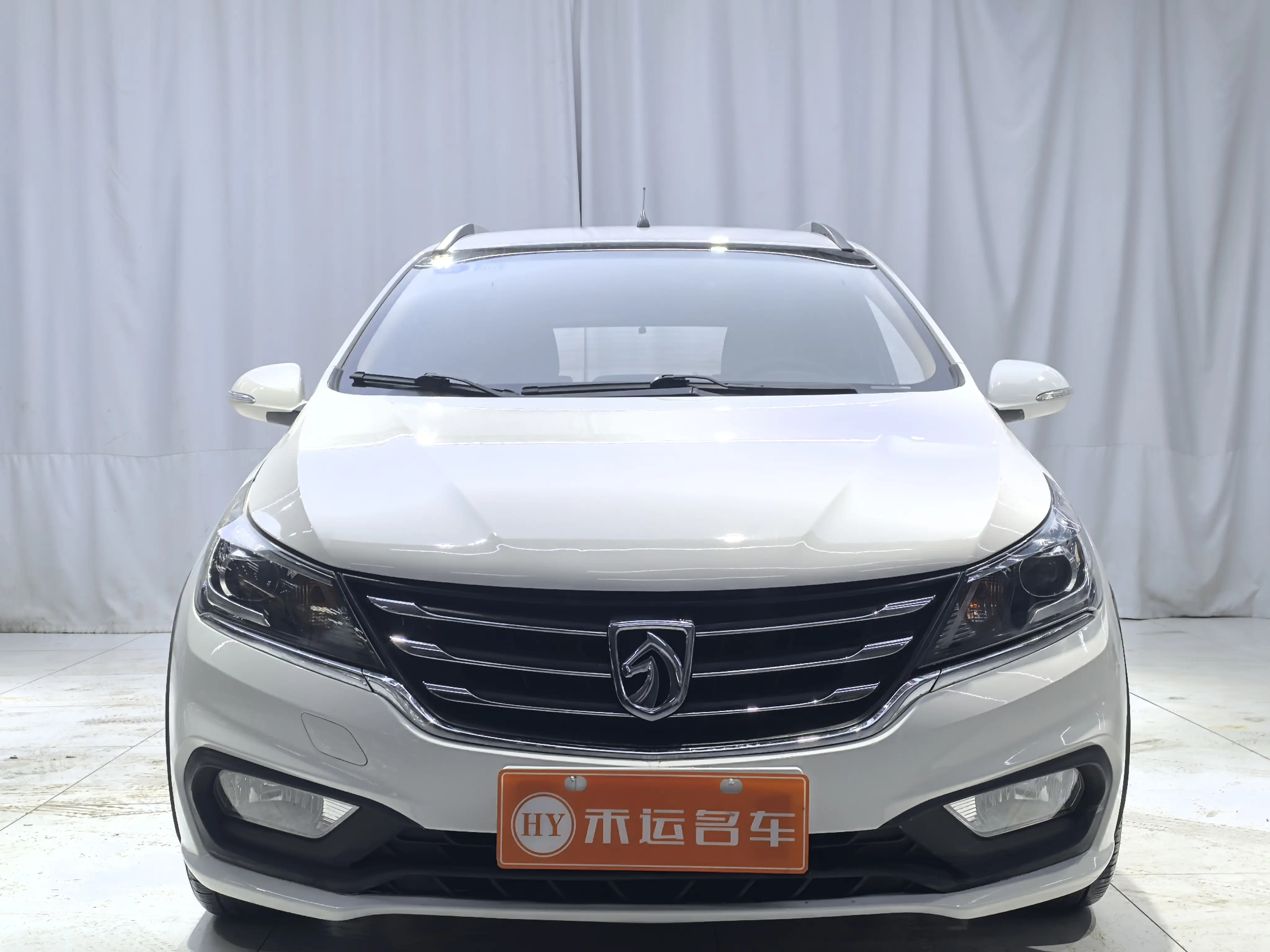 Baojun 310W  из Китая