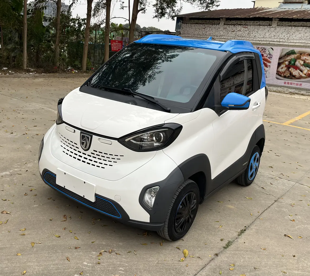 Baojun E100  из Китая