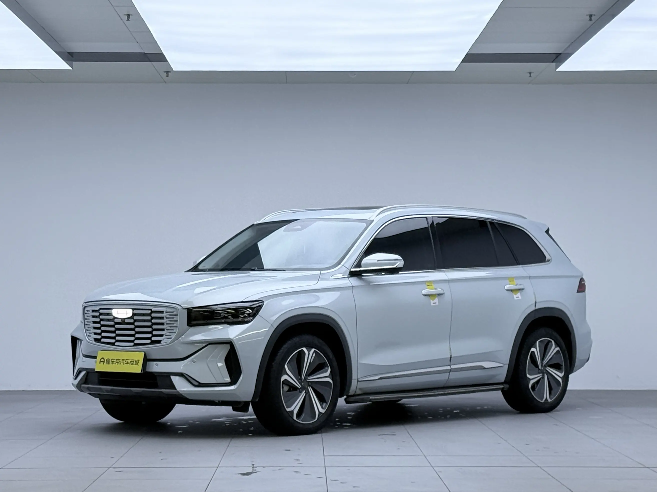 Geely Monjaro (Xingyue L)  из Китая