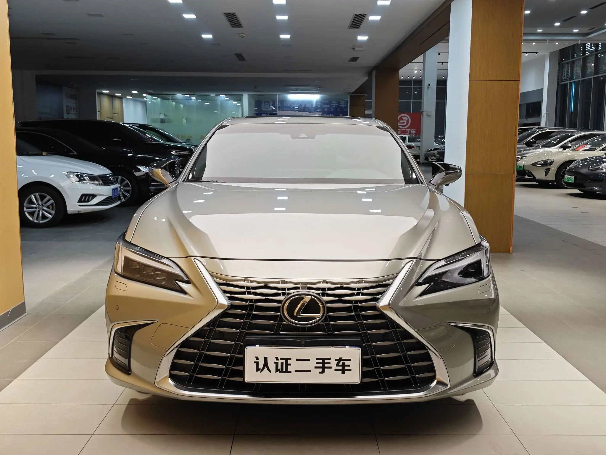 Lexus ES  из Китая