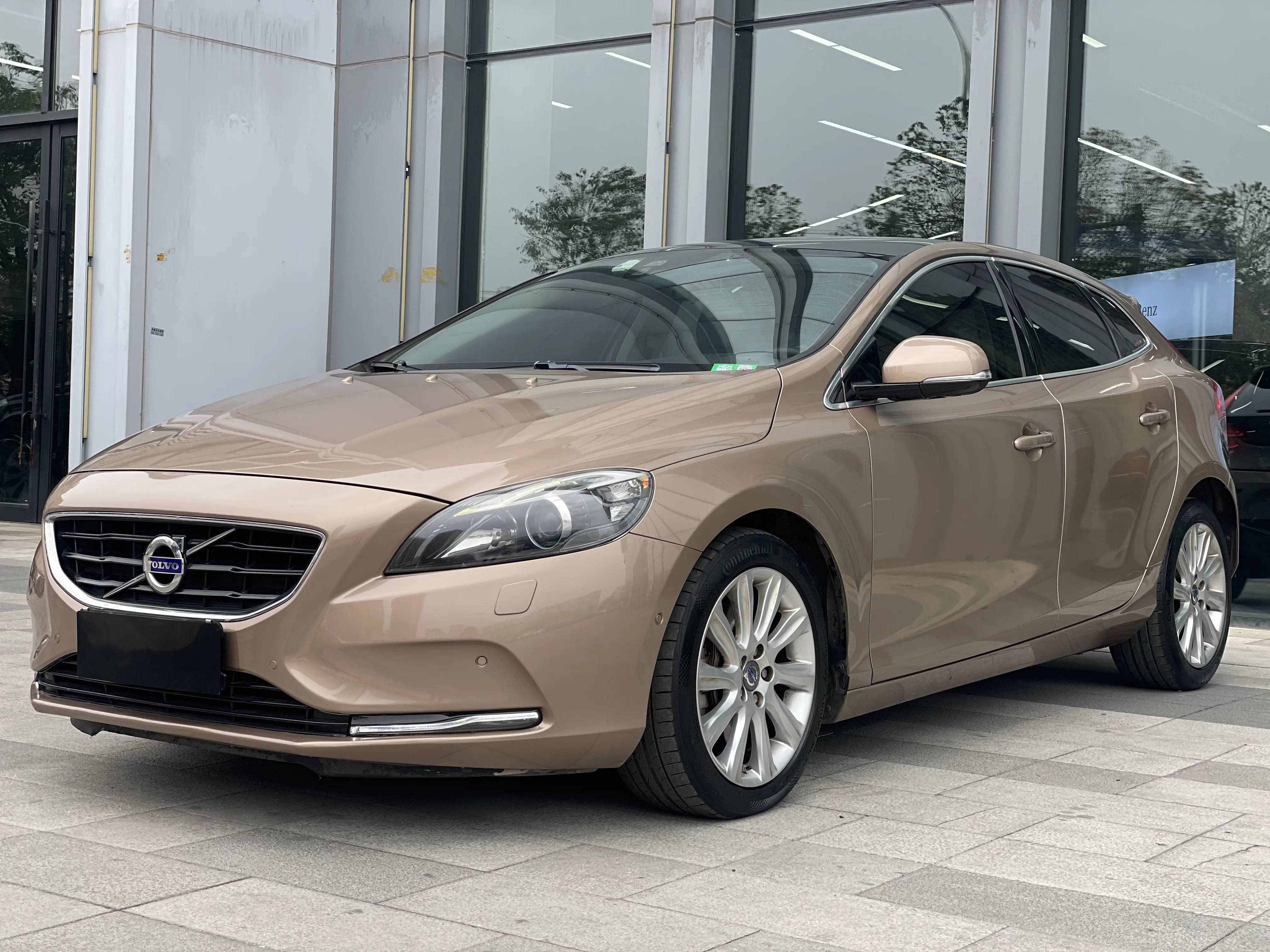 Volvo V40  из Китая
