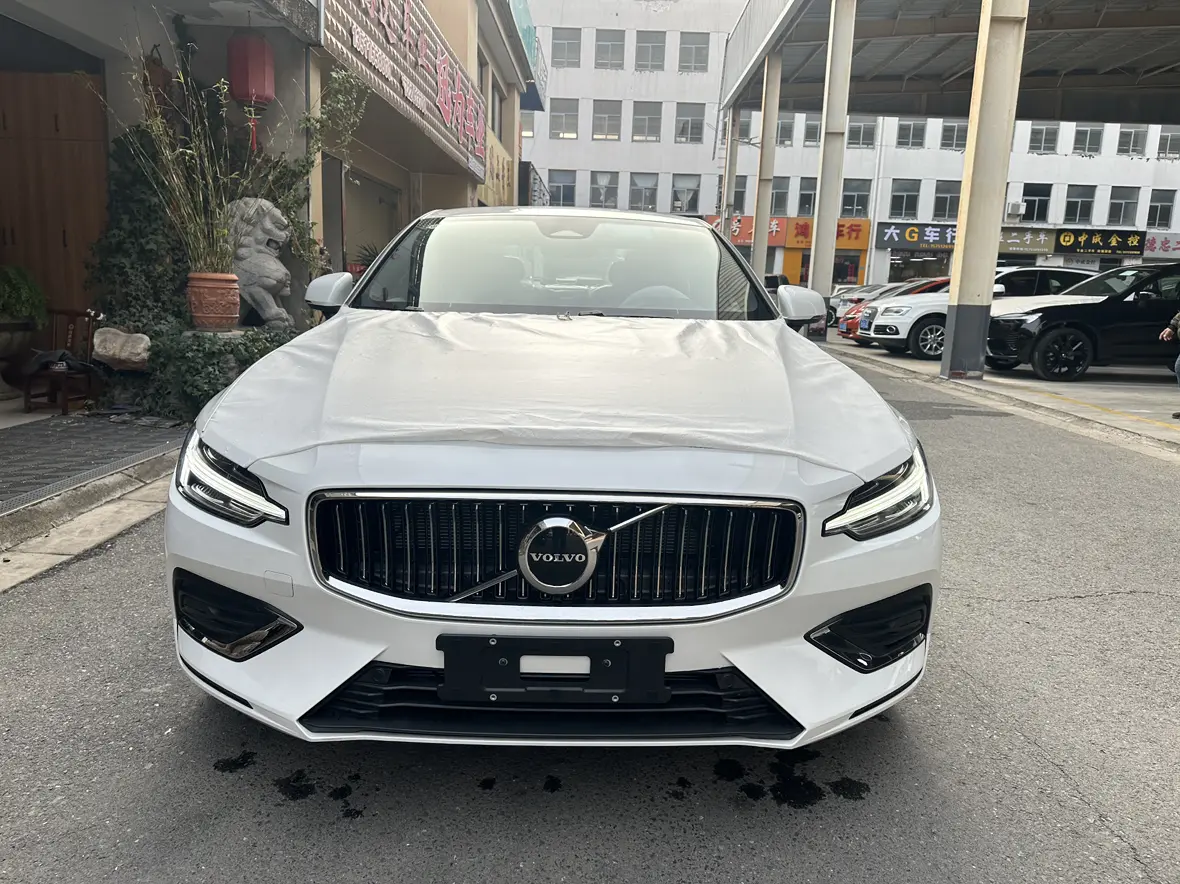 Volvo S60  из Китая