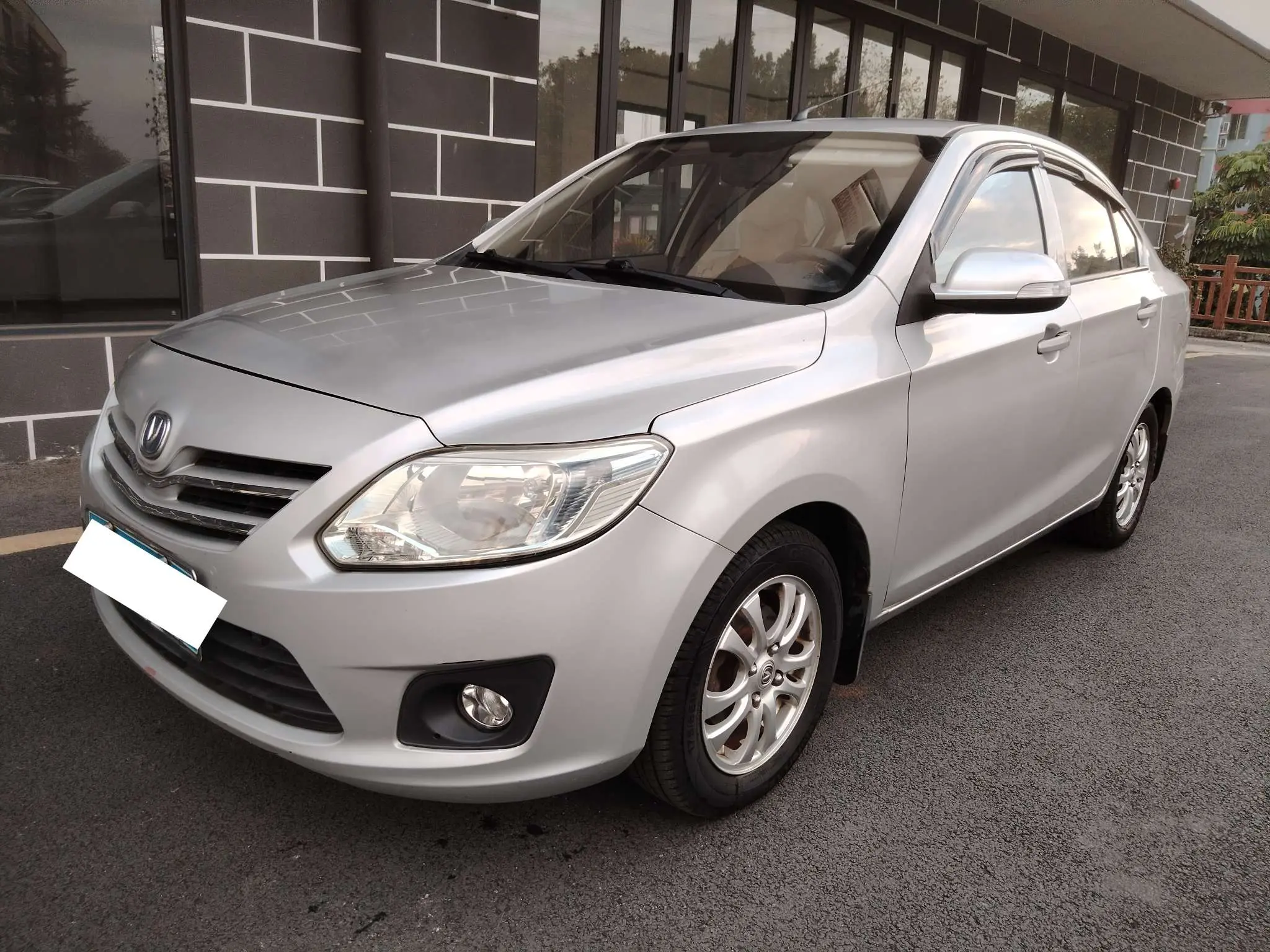 Changan Yuexiang V3  из Китая