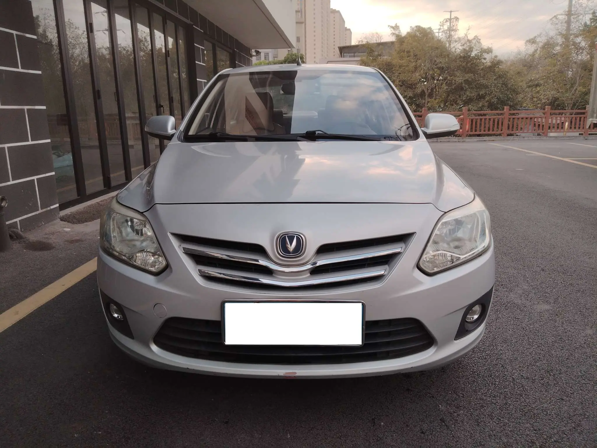 Changan Yuexiang V3  из Китая