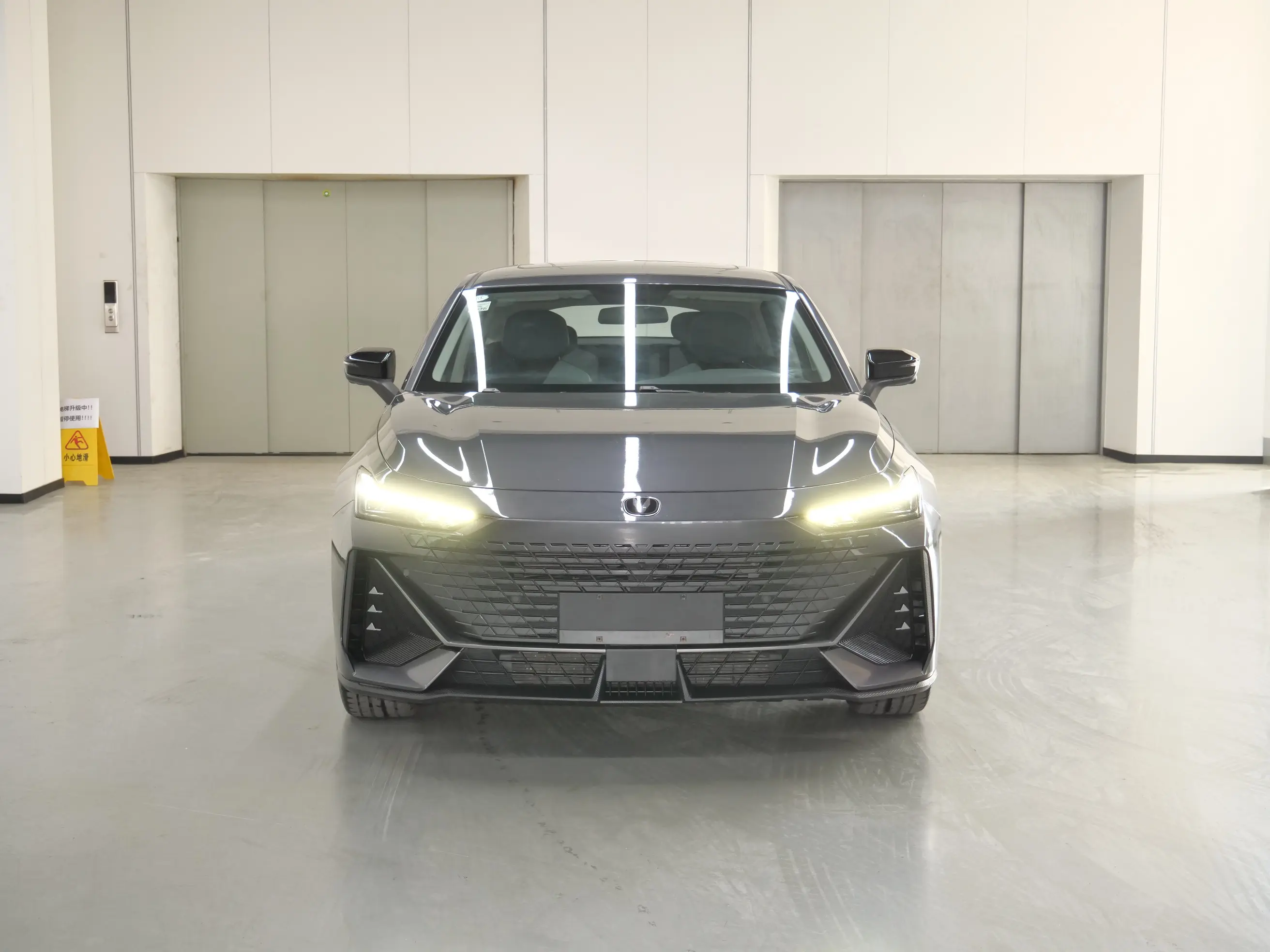 Changan UNI-V  из Китая