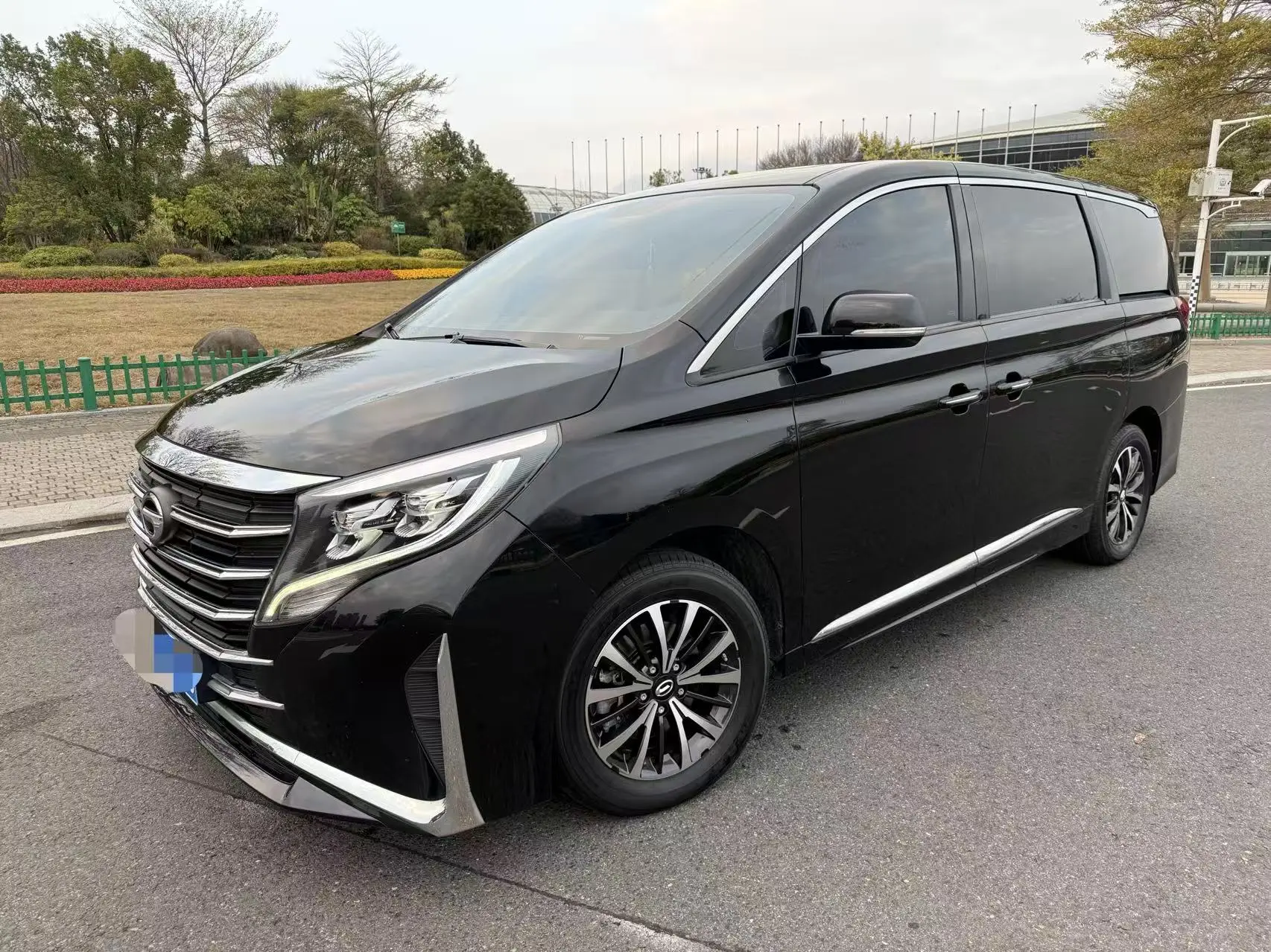 GAC Trumpchi M8  из Китая