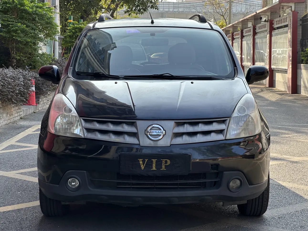 Nissan Li Wei  из Китая