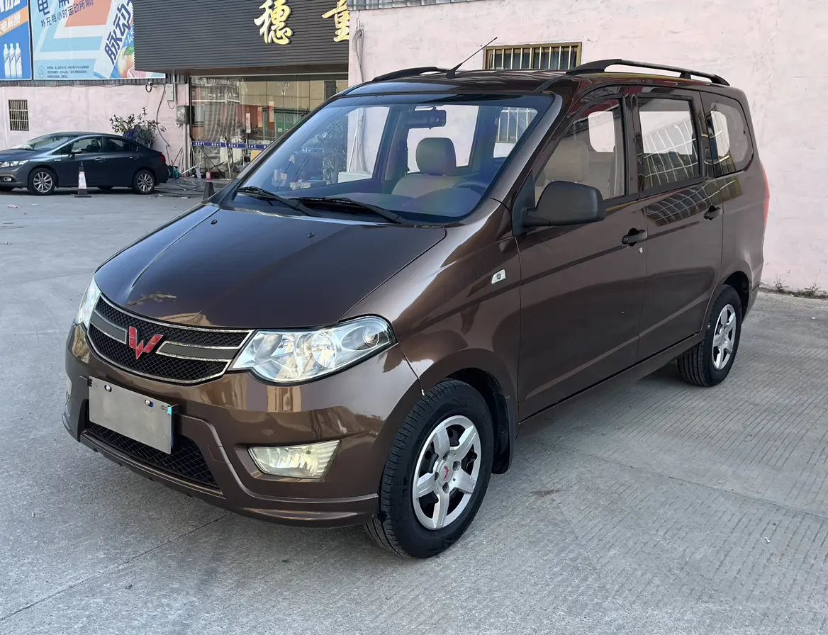 Wuling Hongguang  из Китая