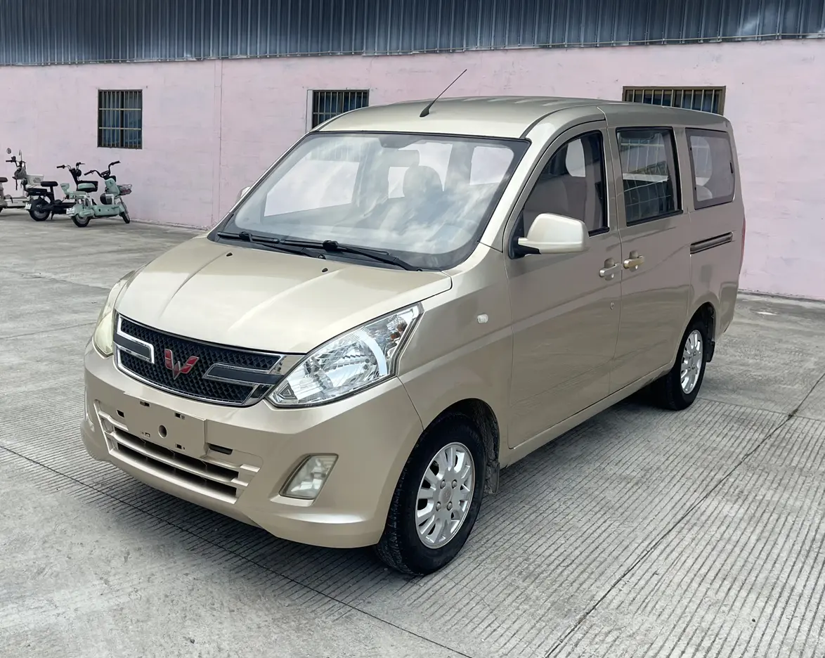 Wuling Rongguang V  из Китая