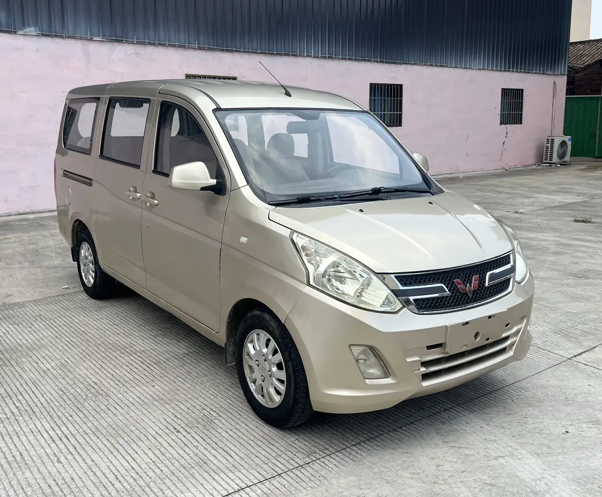 Wuling Rongguang V  из Китая