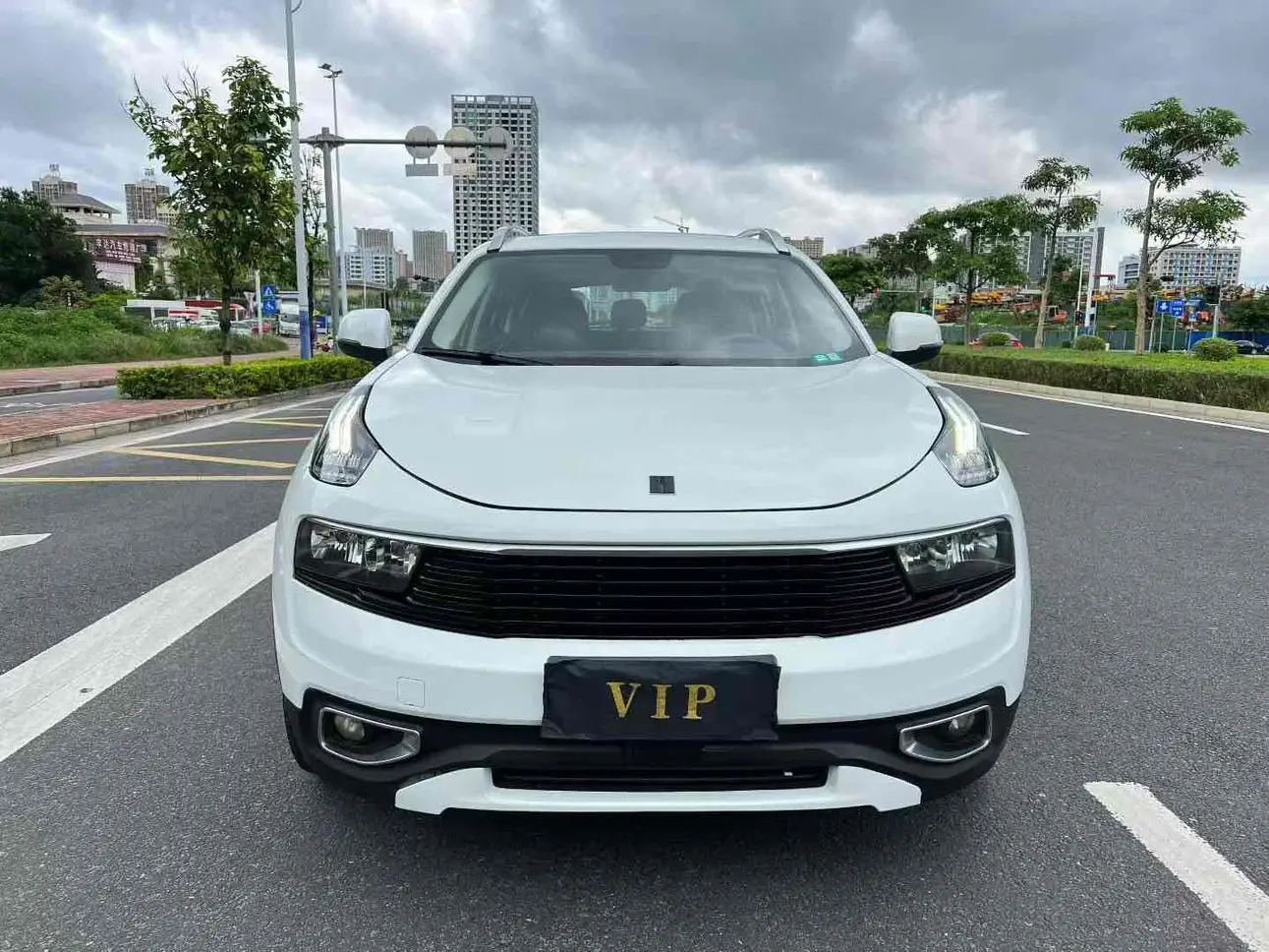 Lynk & Co 01  из Китая