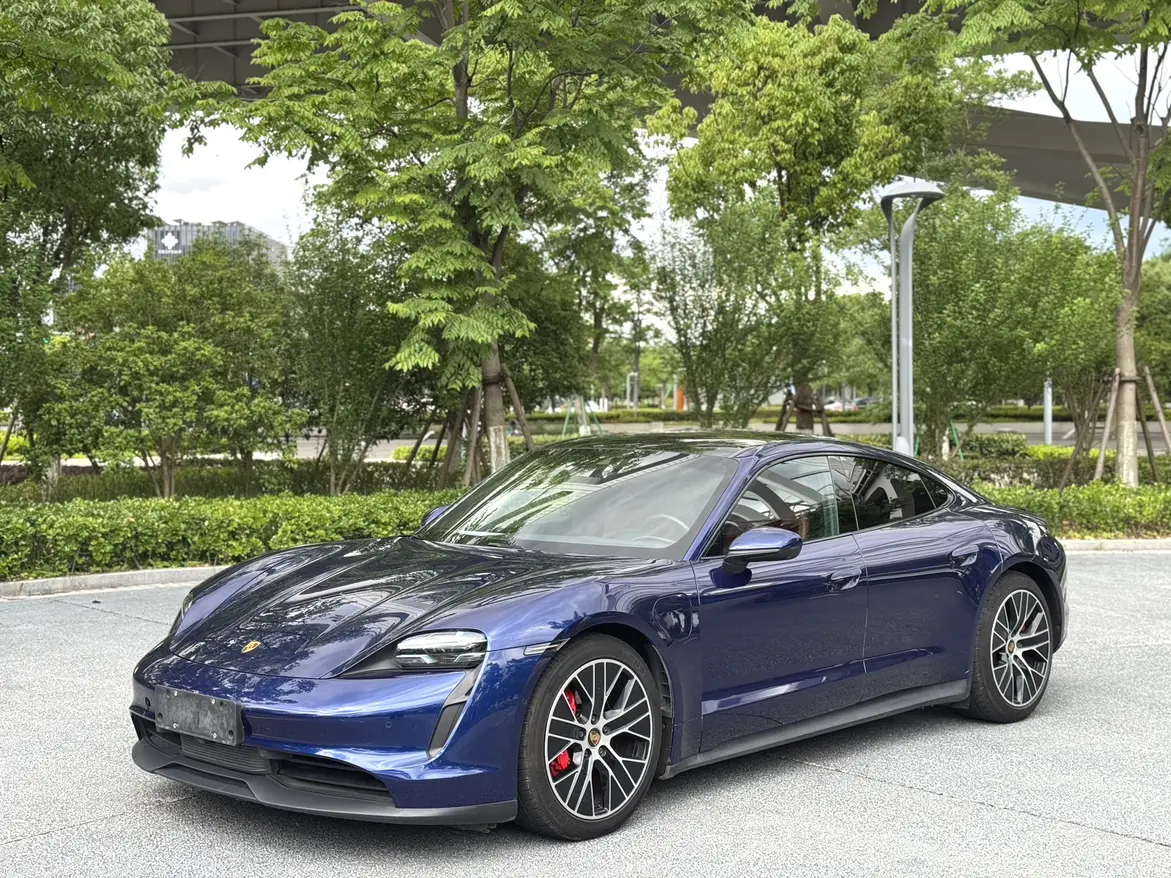 Porsche Taycan  из Китая