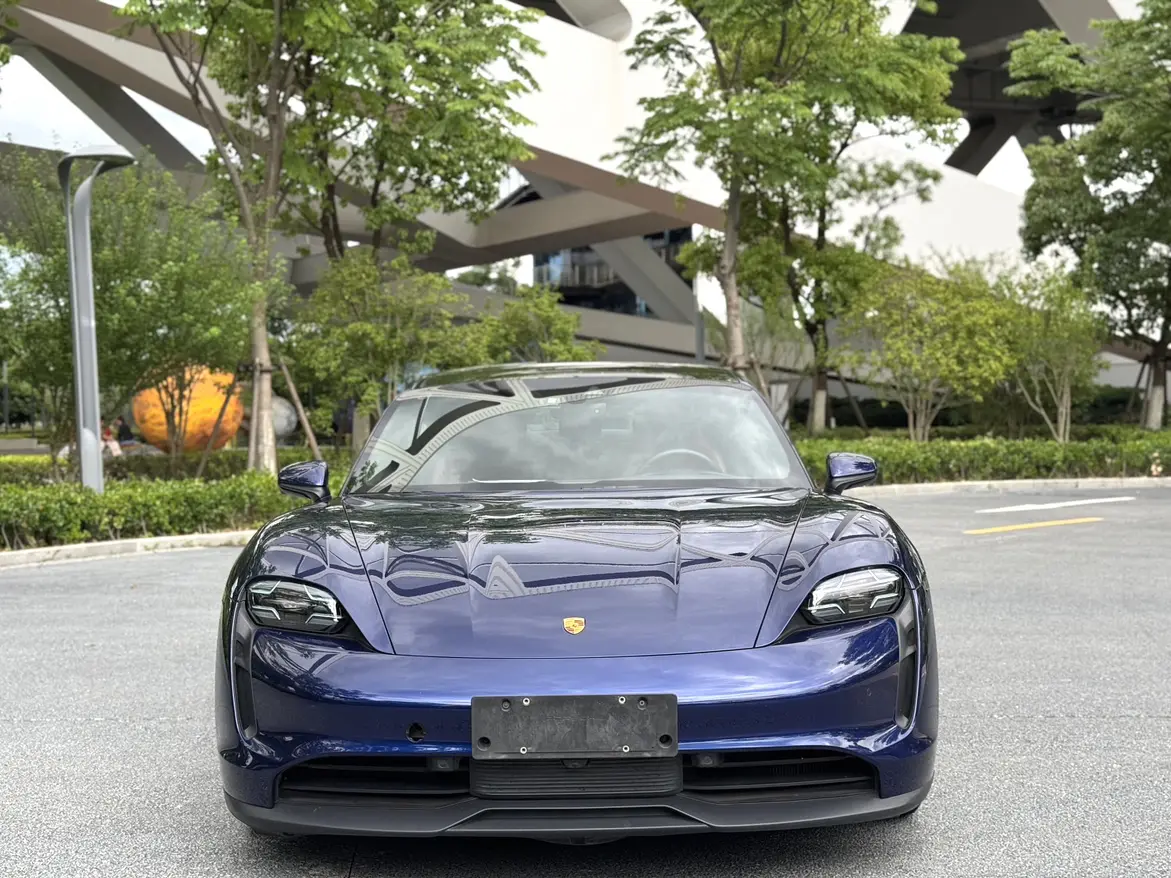 Porsche Taycan  из Китая