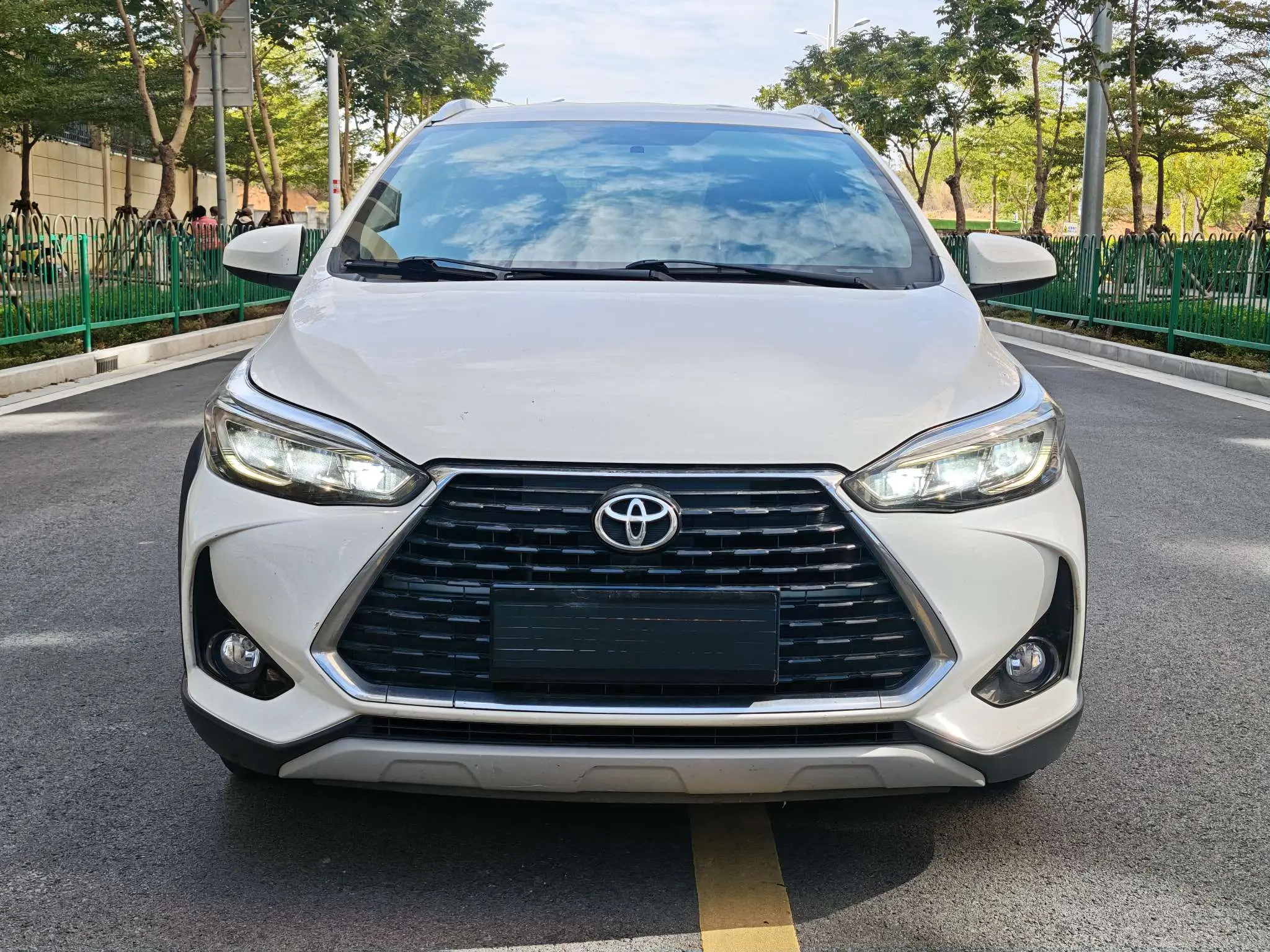 Toyota Yaris L  из Китая