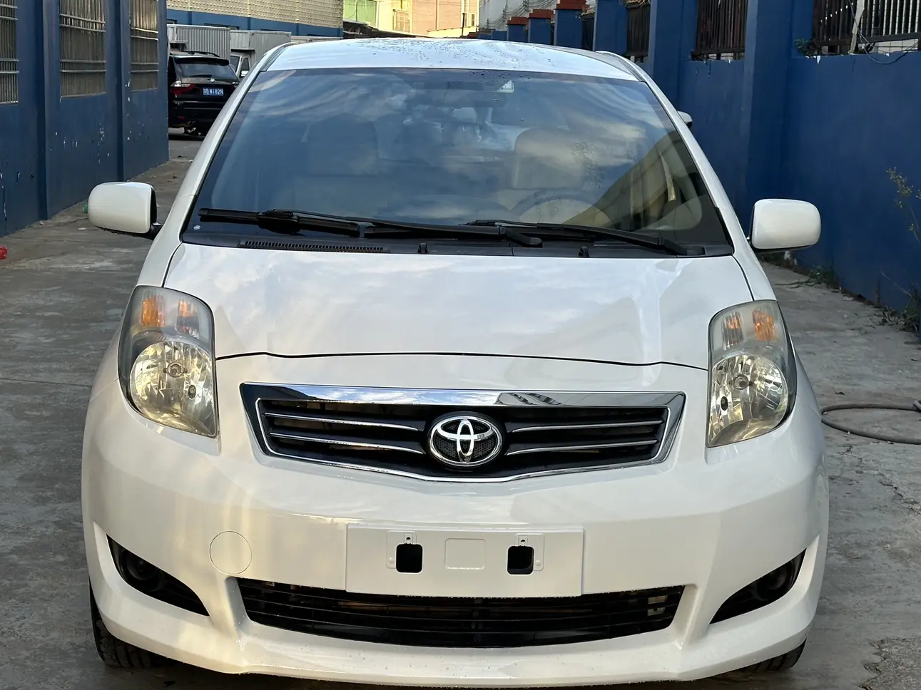 Toyota Yaris  из Китая