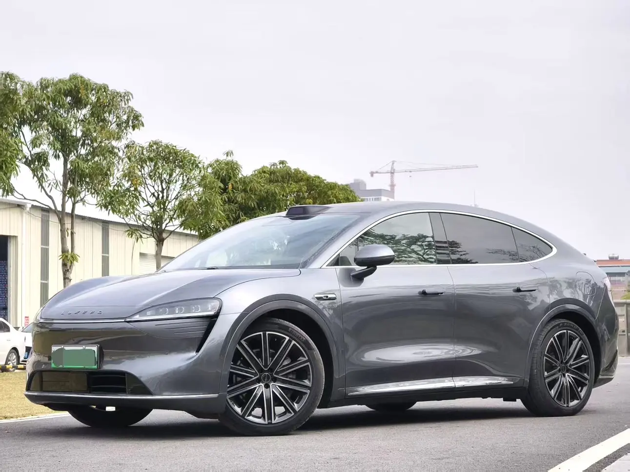 Luxeed Zhijie R7