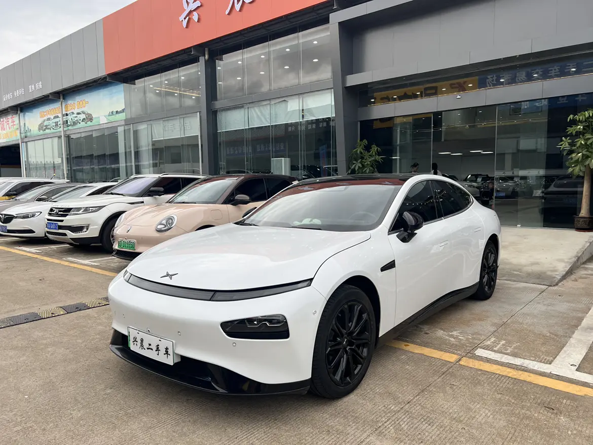 Xpeng P7  из Китая