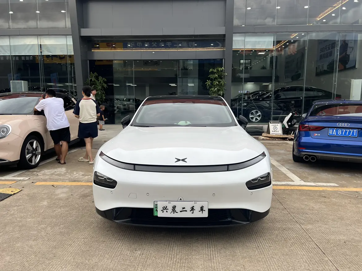 Xpeng P7  из Китая