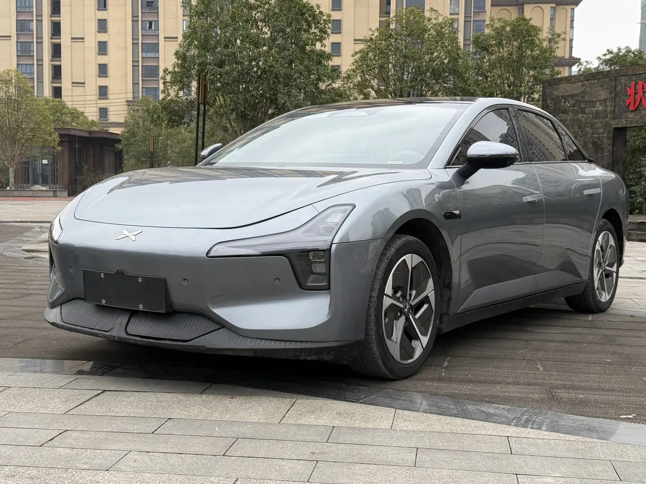 Xpeng Xiaopeng MONA M03  из Китая