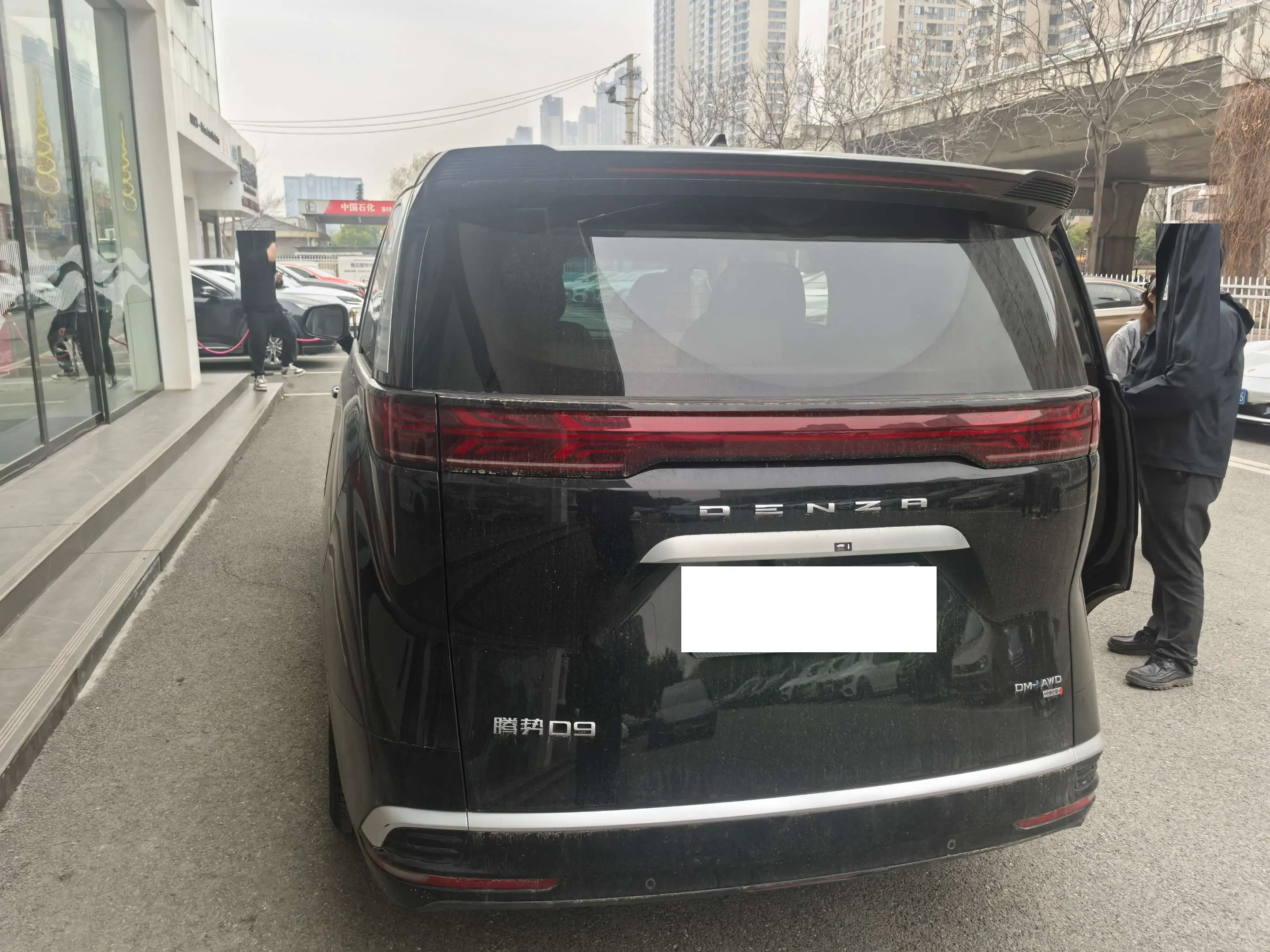 Denza D9 DM  из Китая