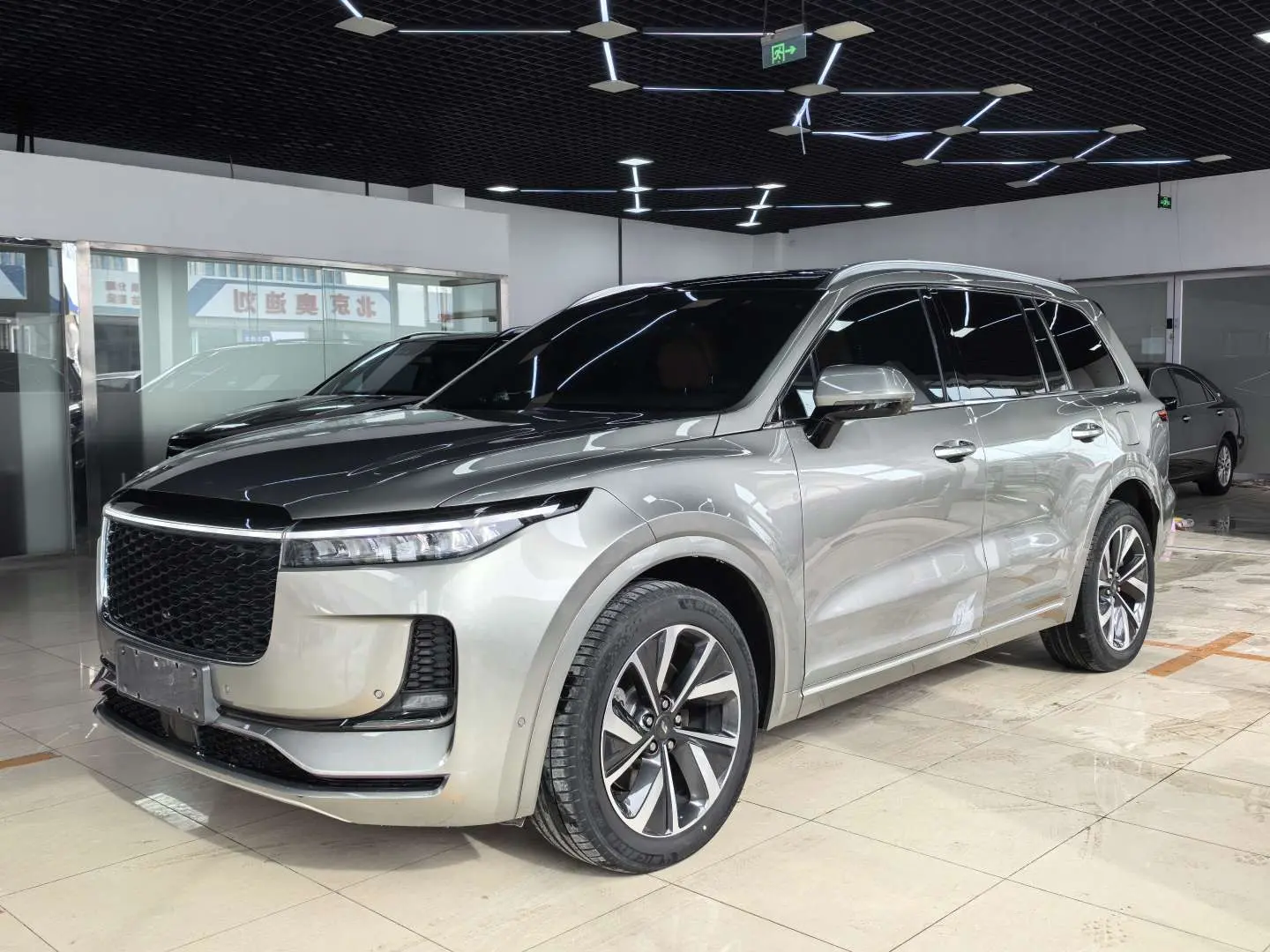 Li ONE (Ideal ONE)  из Китая