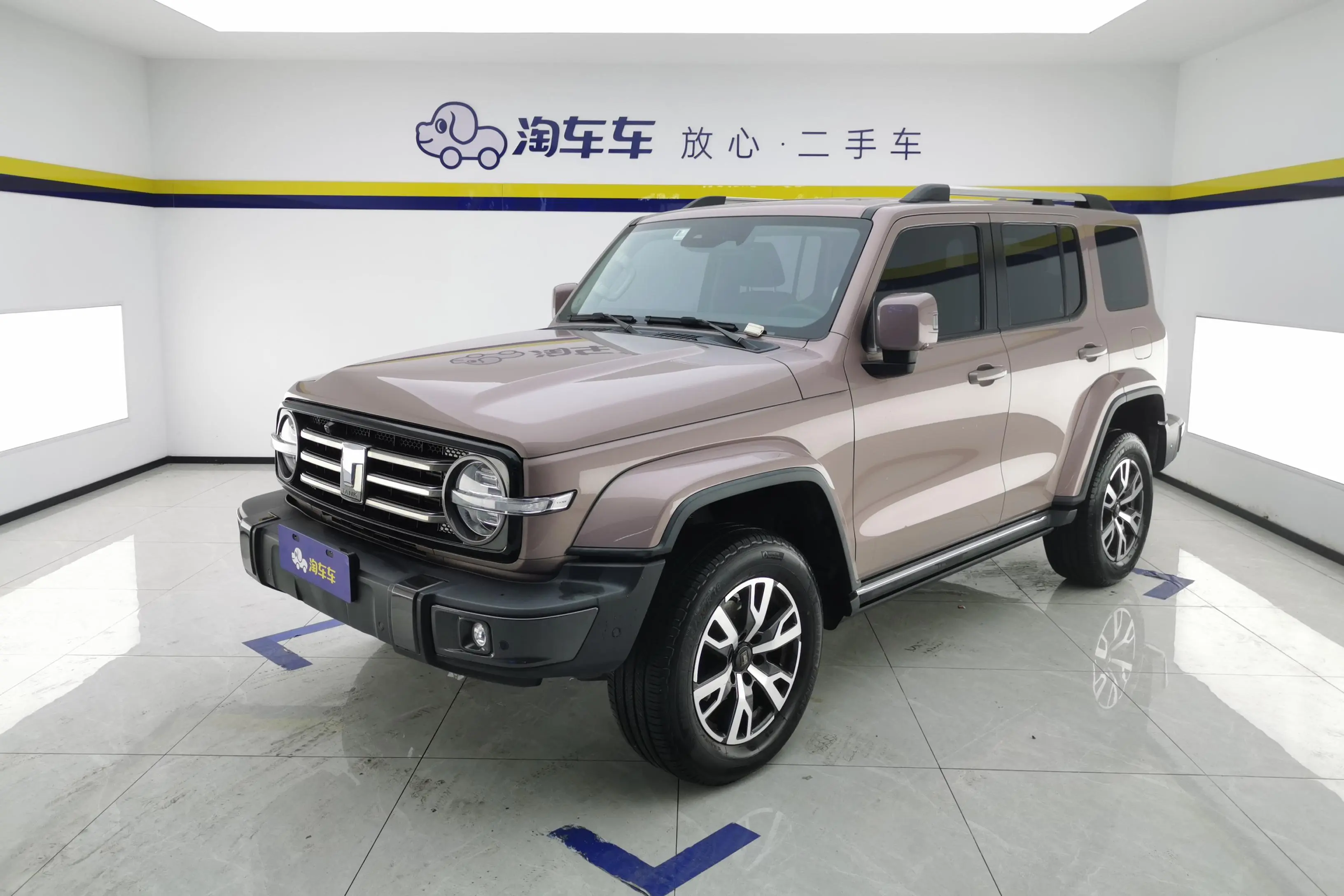 Tank 300  из Китая