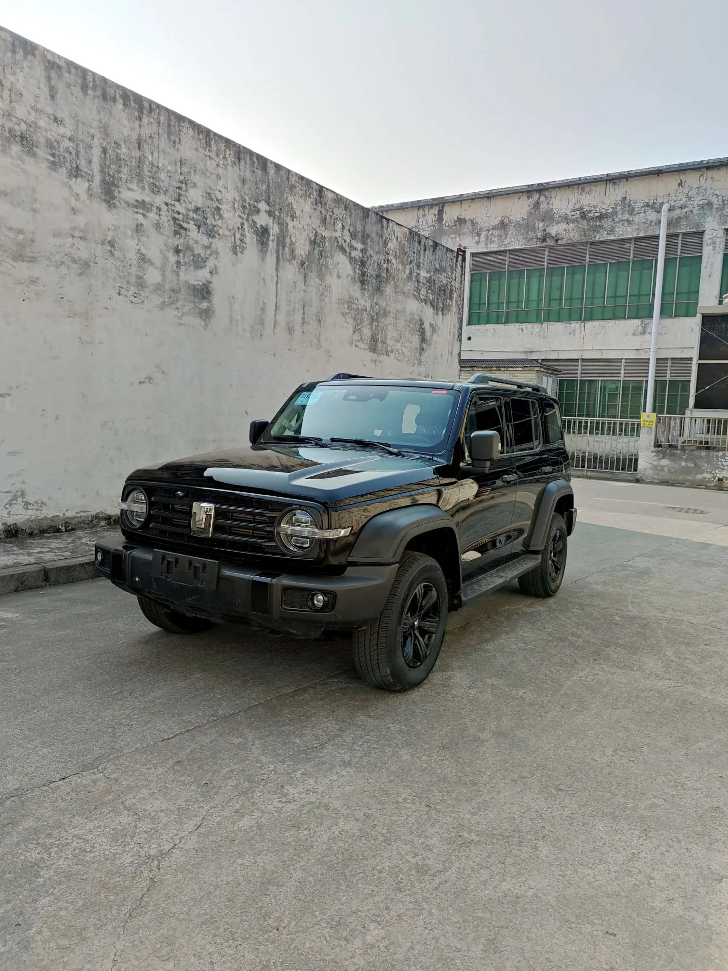 Tank 300  из Китая