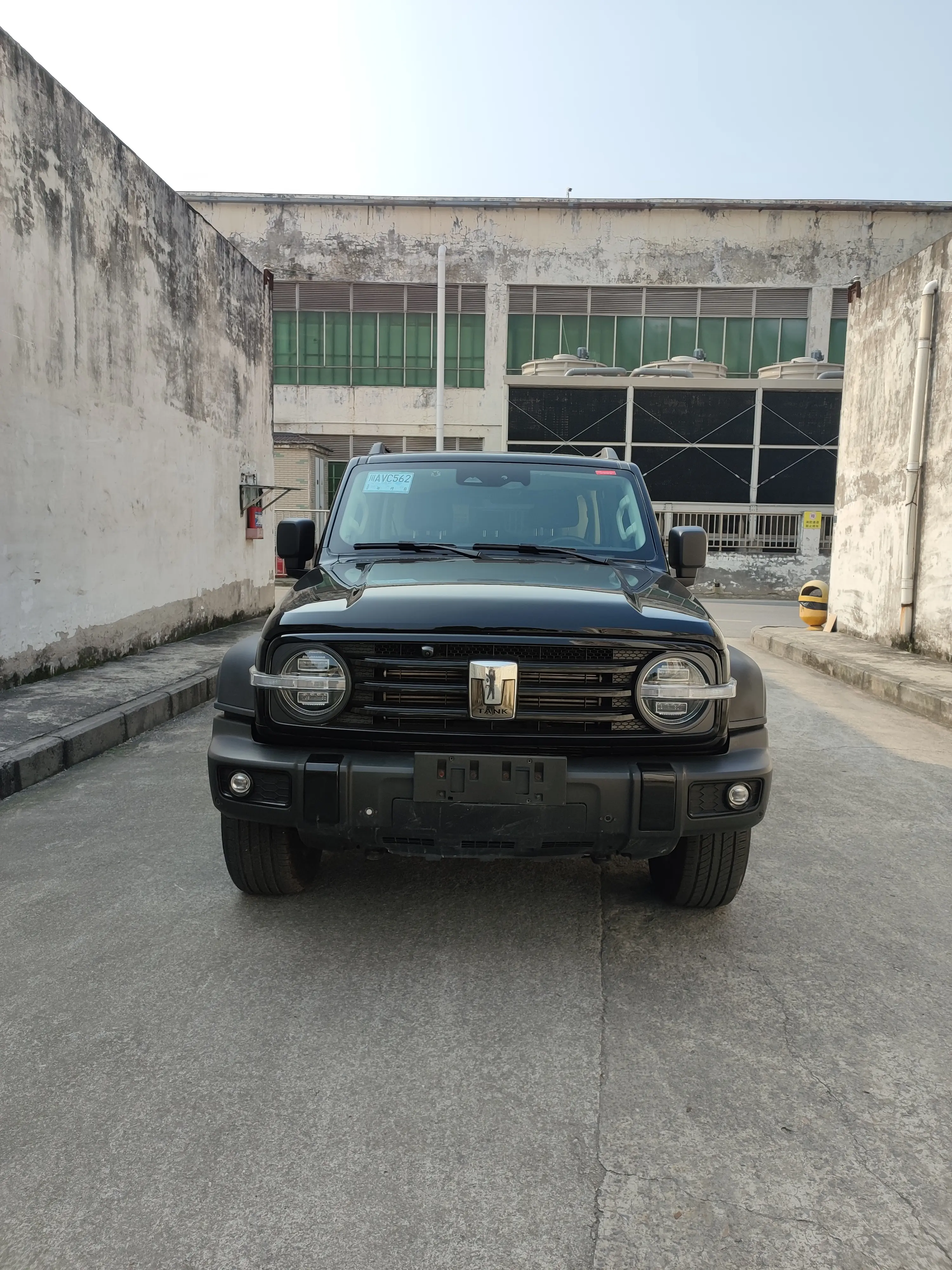 Tank 300  из Китая