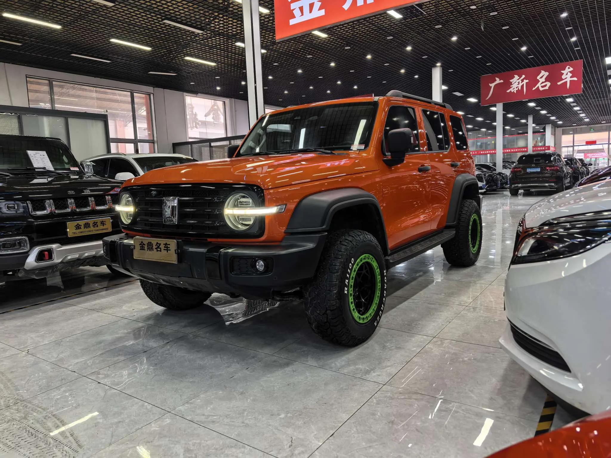 Tank 300  из Китая