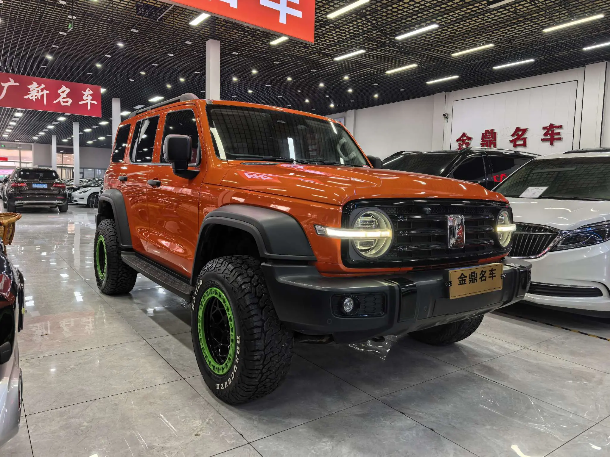 Tank 300  из Китая