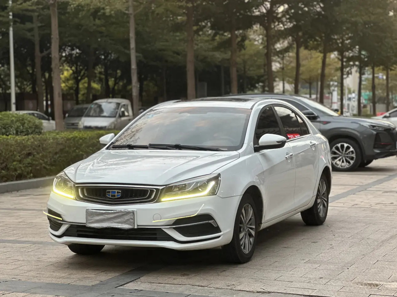 Geely Emgrand  из Китая