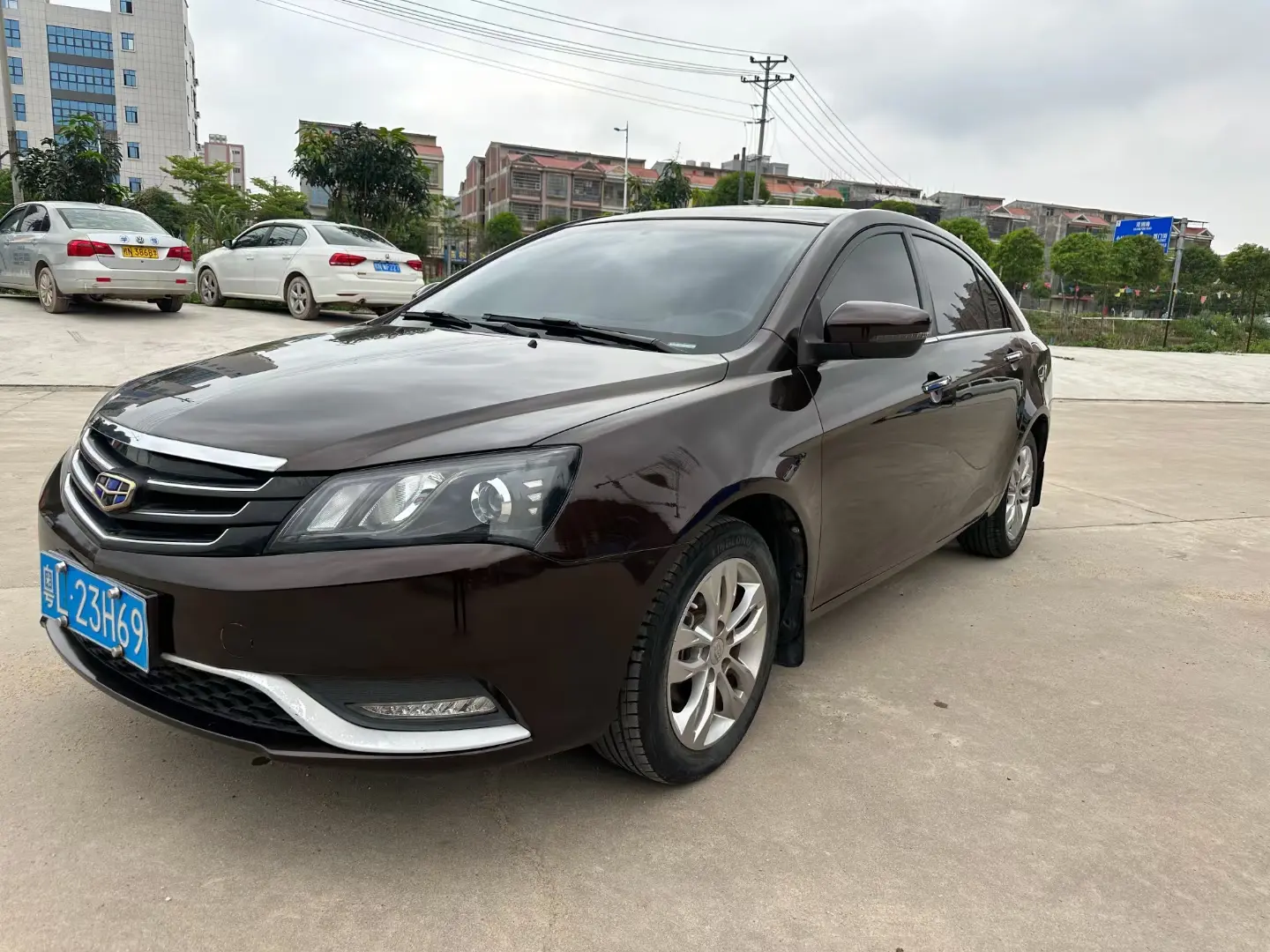 Geely Emgrand  из Китая