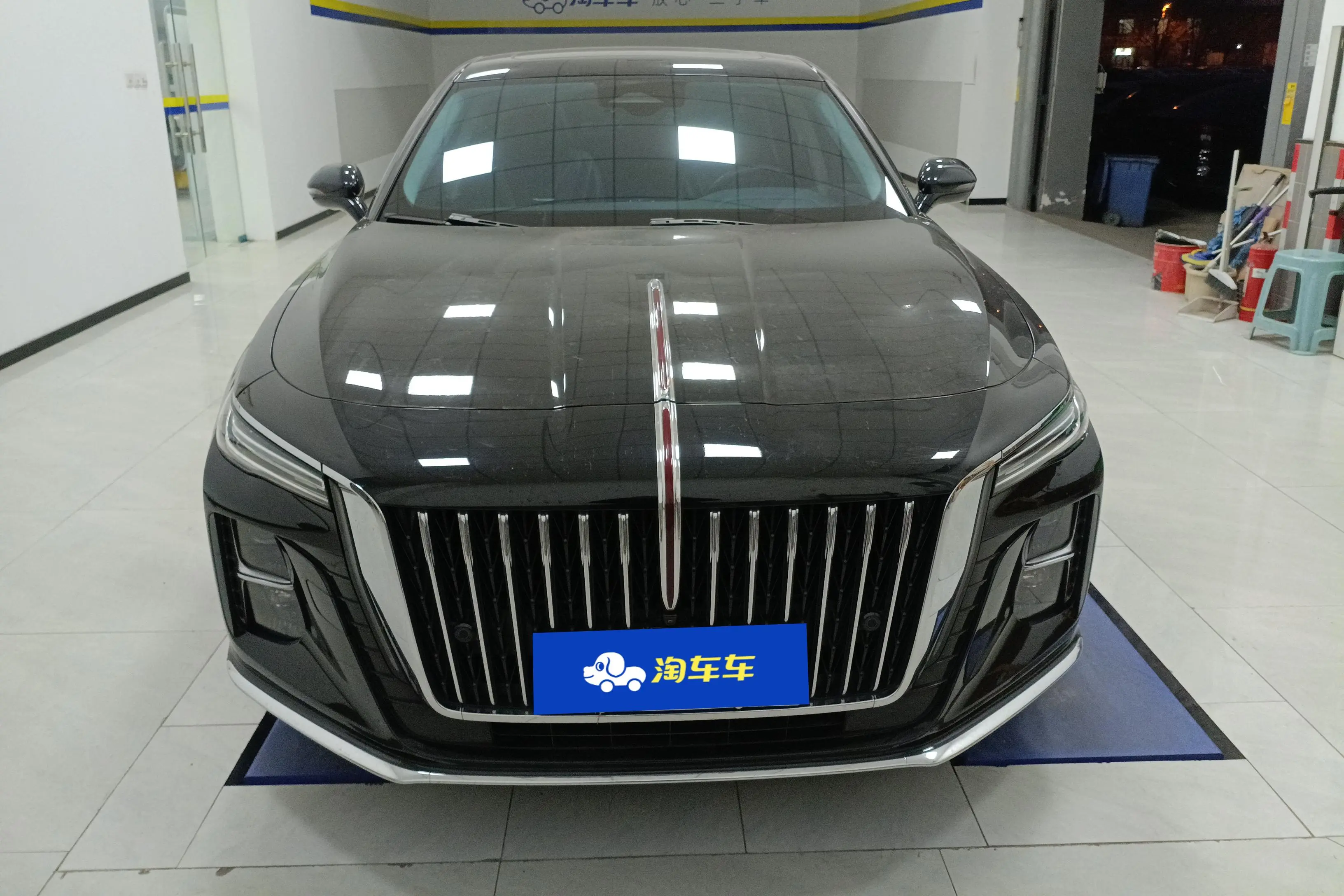 Hongqi H5  из Китая