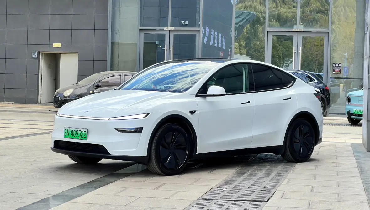 Tesla Model Y  из Китая