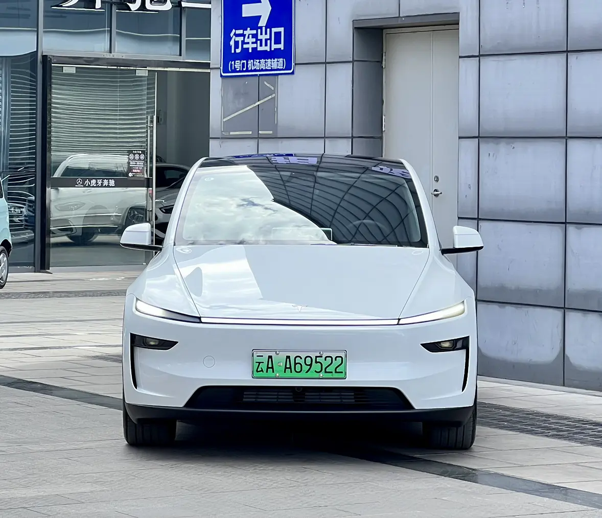 Tesla Model Y  из Китая