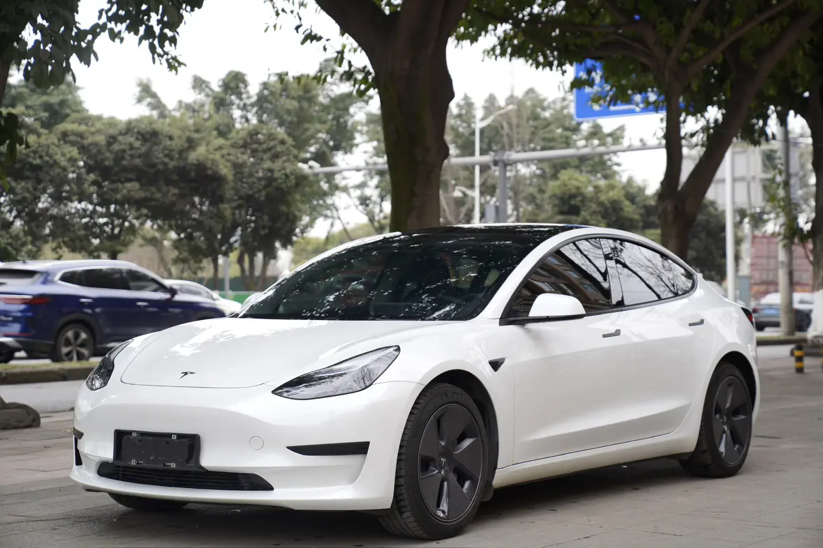 Tesla Model 3  из Китая