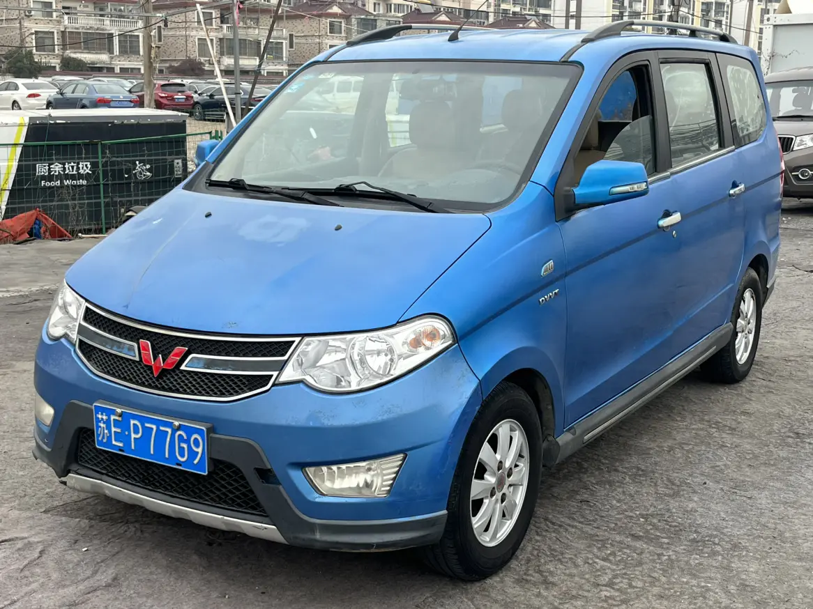 Wuling Hongguang  из Китая