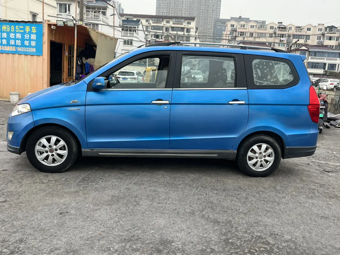 Wuling Hongguang  из Китая