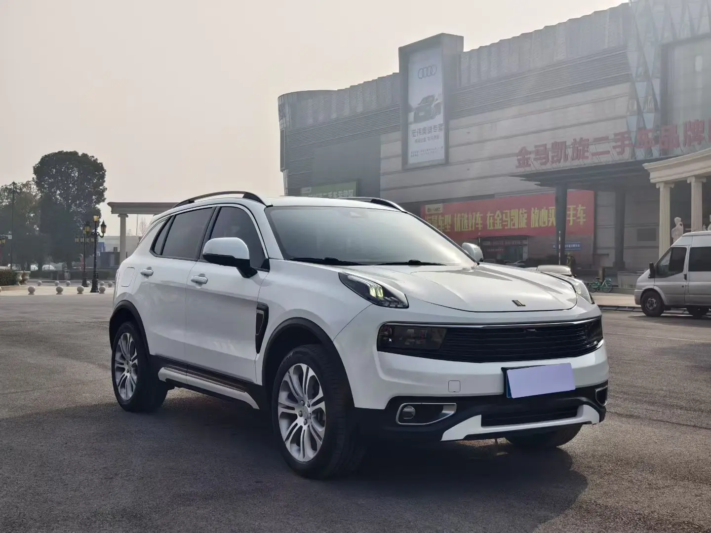Lynk & Co 01