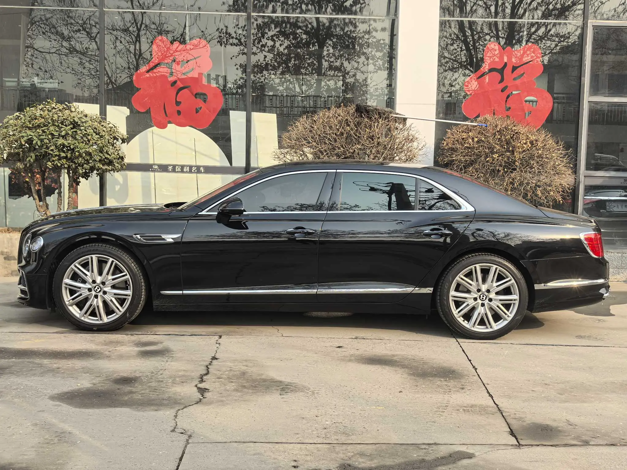 Bentley Galloping  из Китая